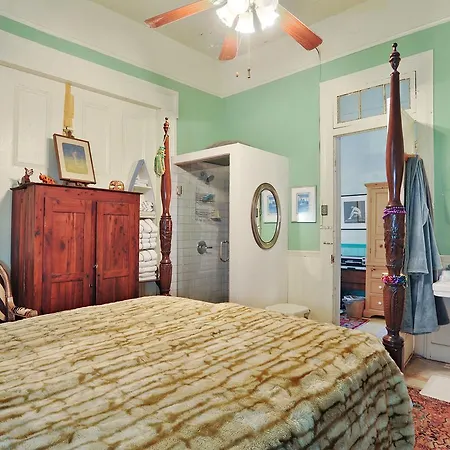 La Dauphine Bed And Breakfast-3